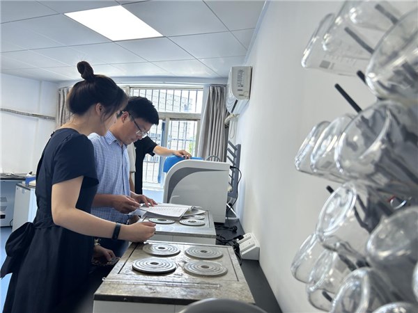 推动绿色生产，严守生态底线——市市场监管与生态环境局联合监督检查纪实